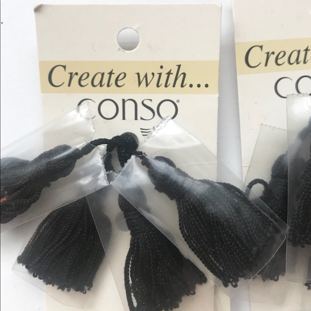 Tassel - Picture 2 of 8